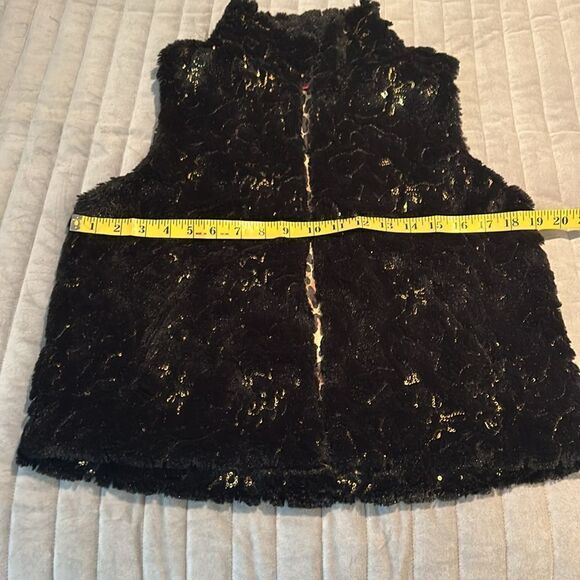 Betsy Johnson sequin and faux fur vest size small - Picture 8 of 8